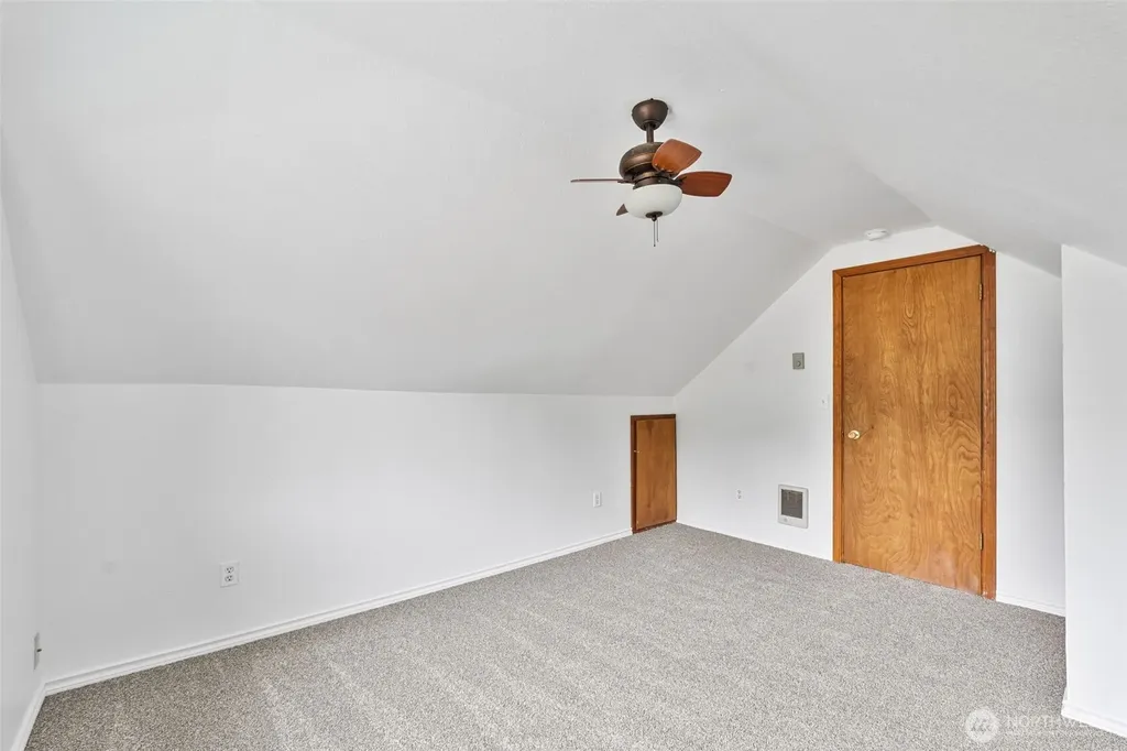 725 W Main Avenue Morton WA 98356