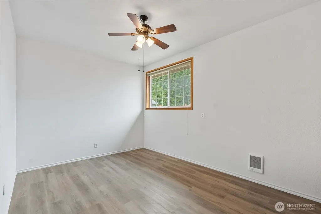725 W Main Avenue Morton WA 98356