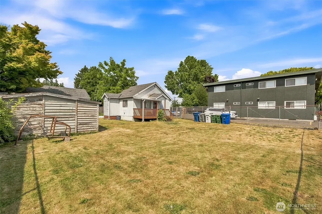 810 N 4th Street Renton WA 98057