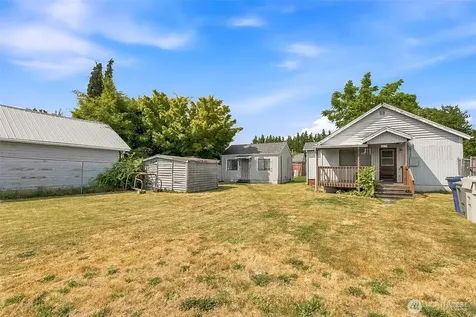 810 N 4th Street Renton WA 98057