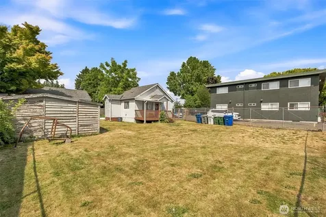 810 N 4th Street Renton WA 98057