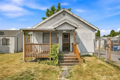 810 N 4th Street Renton WA 98057