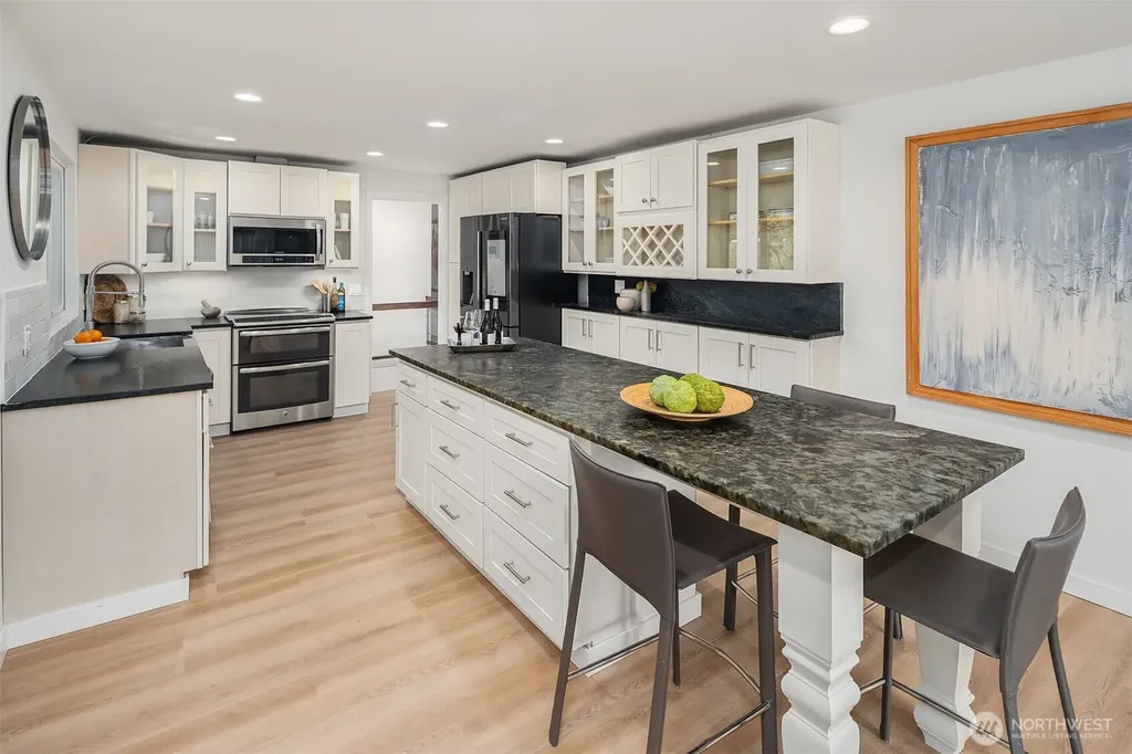 5761 110th Ave SE Bellevue WA 98006