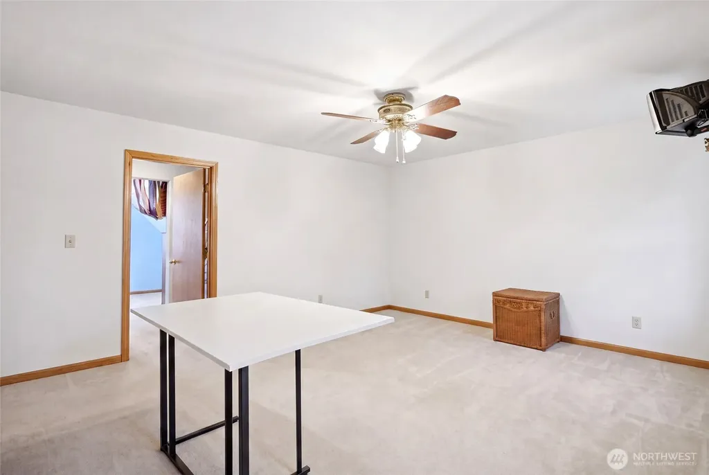 32704 193rd Avenue SE Kent WA 98042
