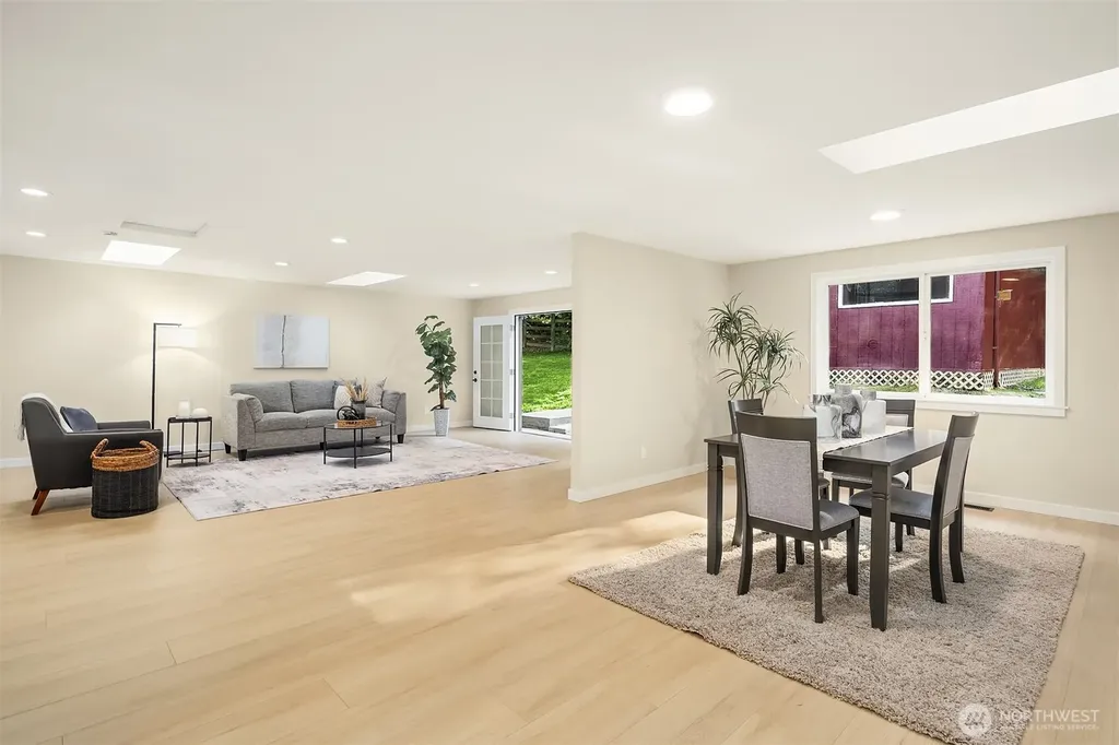 5702 218th Street SE Woodinville WA 98072