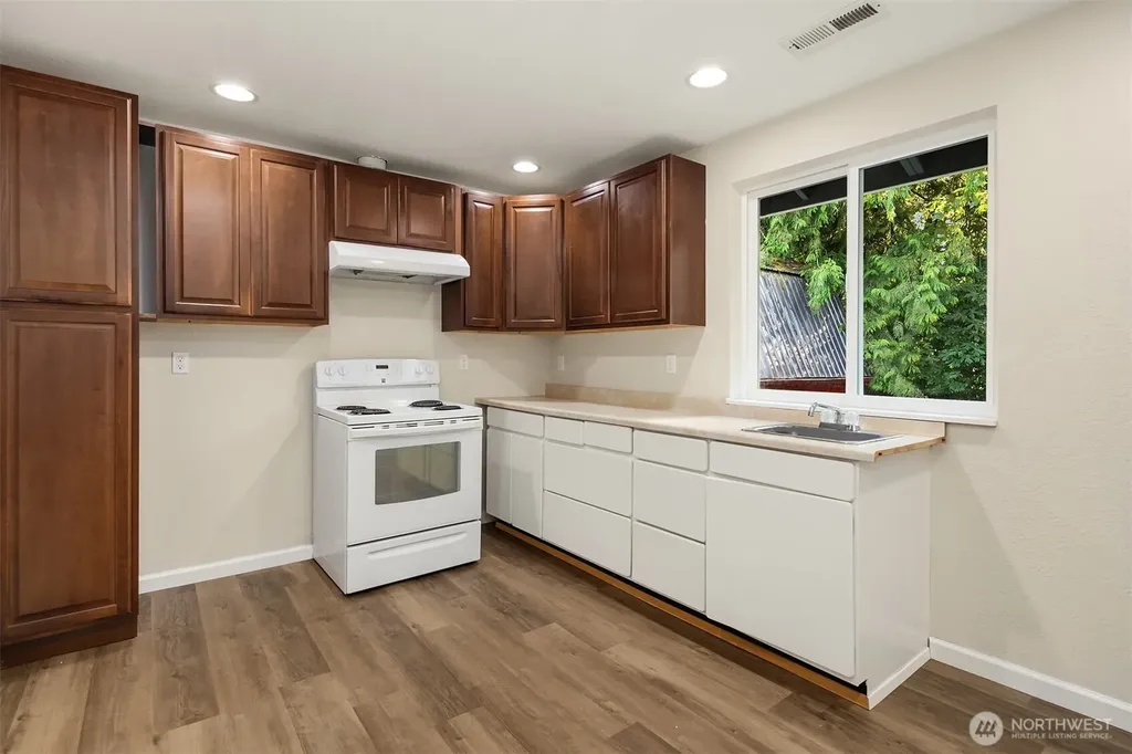 5702 218th Street SE Woodinville WA 98072