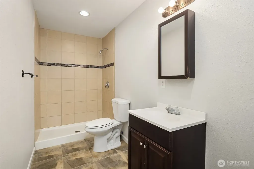 5702 218th Street SE Woodinville WA 98072