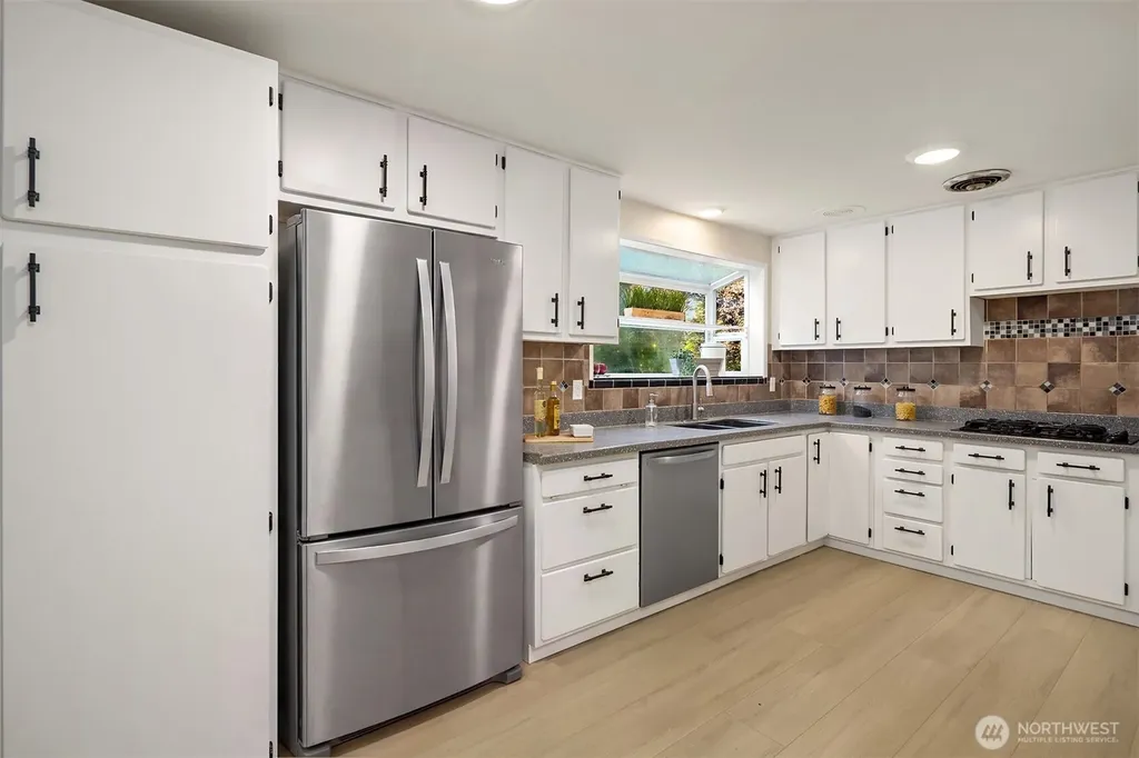 5702 218th Street SE Woodinville WA 98072