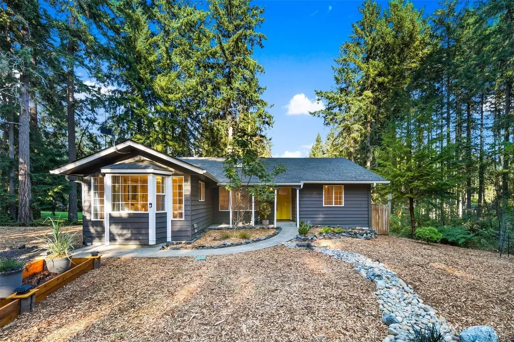 11107 Tahoma Drive Anderson Island WA 98303