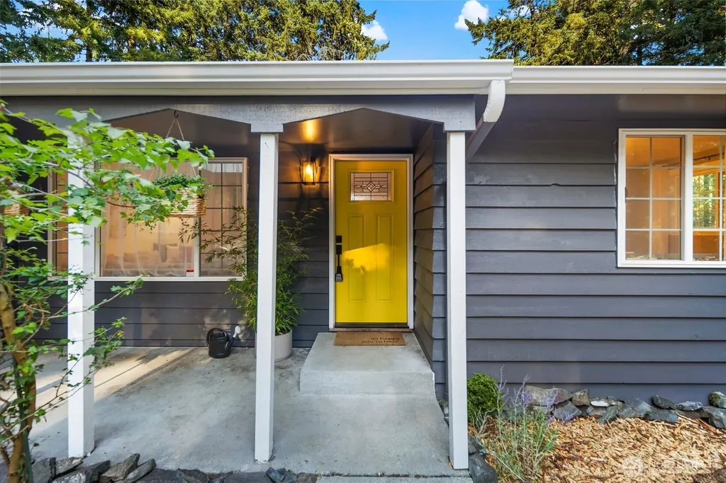 11107 Tahoma Drive Anderson Island WA 98303