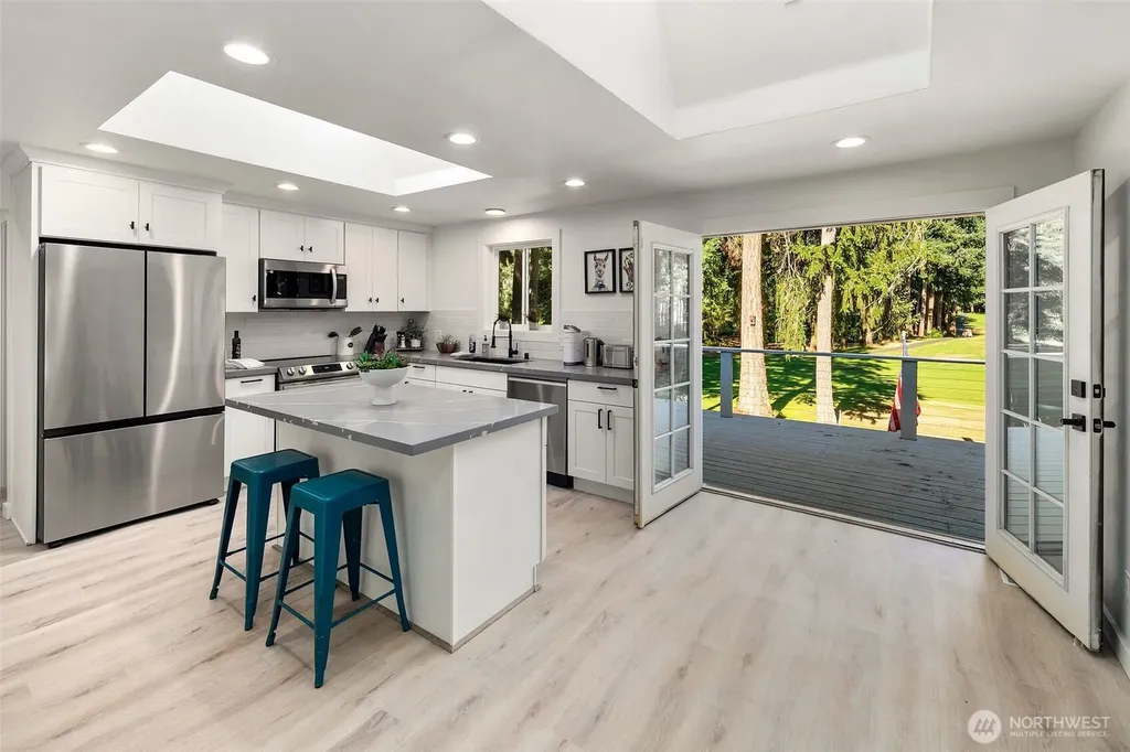 11107 Tahoma Drive Anderson Island WA 98303