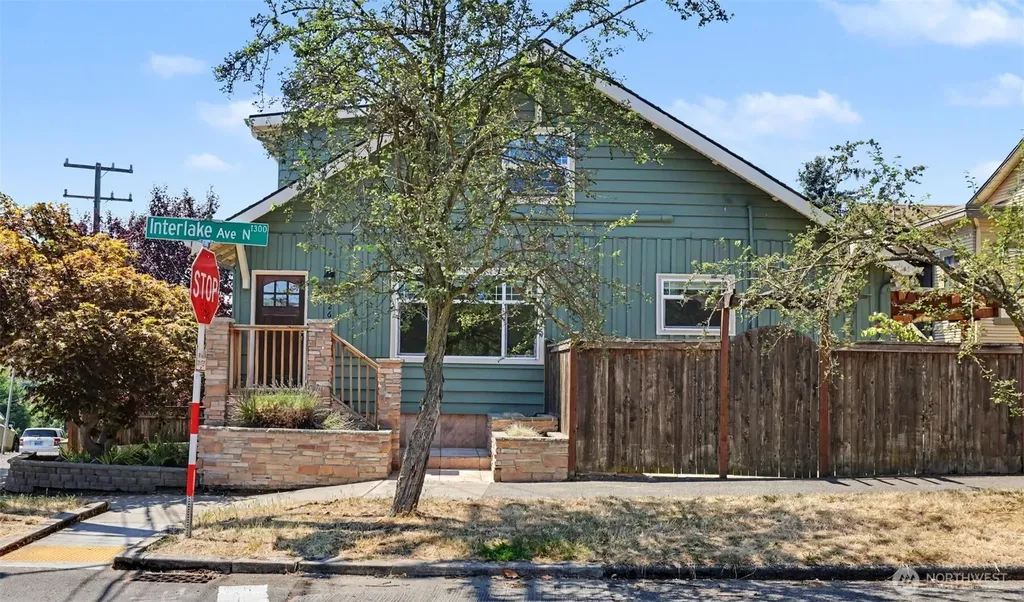 1326 N 40th Street Seattle WA 98103