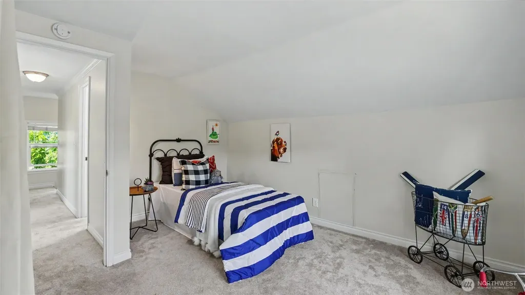 1326 N 40th Street Seattle WA 98103