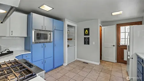 1326 N 40th Street Seattle WA 98103