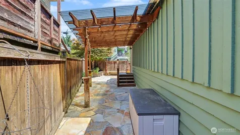 1326 N 40th Street Seattle WA 98103
