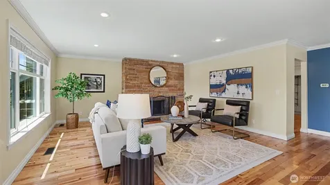 1326 N 40th Street Seattle WA 98103