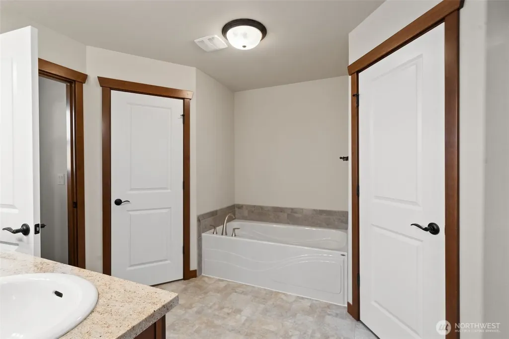 5107 NW Cannon Circle Silverdale WA 98383