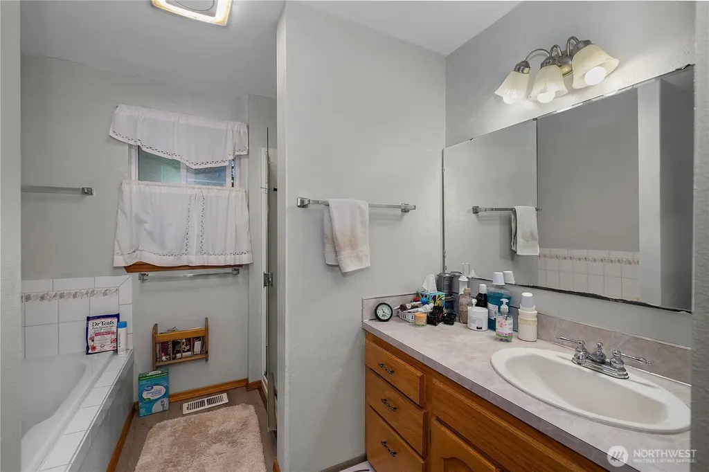 2723 Woodgrove Street SE Olympia WA 98513