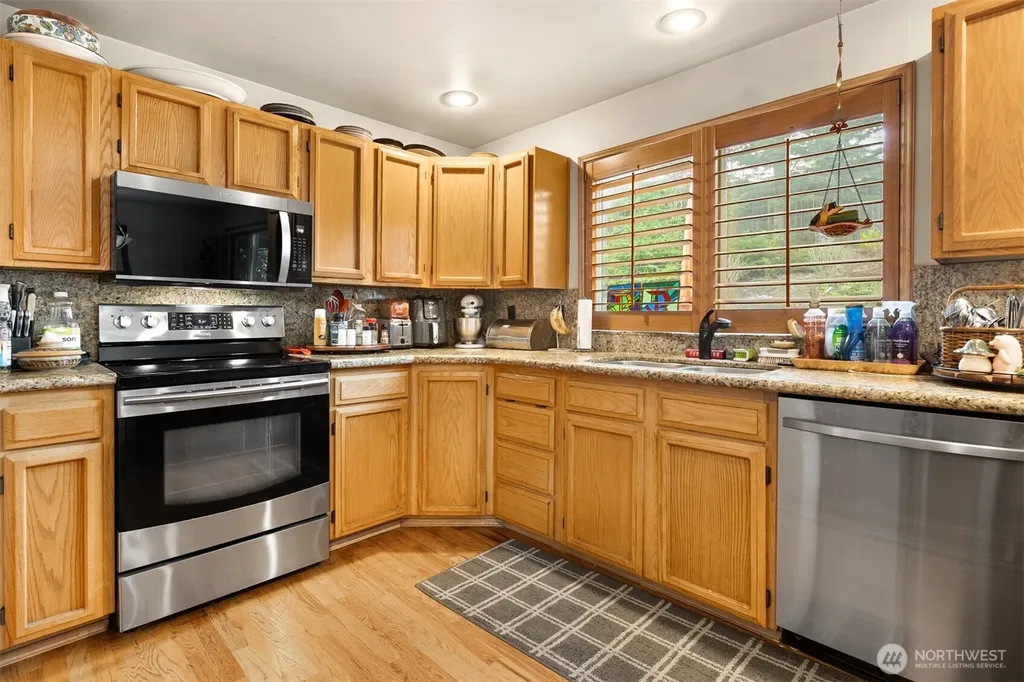 836 SW 345th Street Federal Way WA 98023