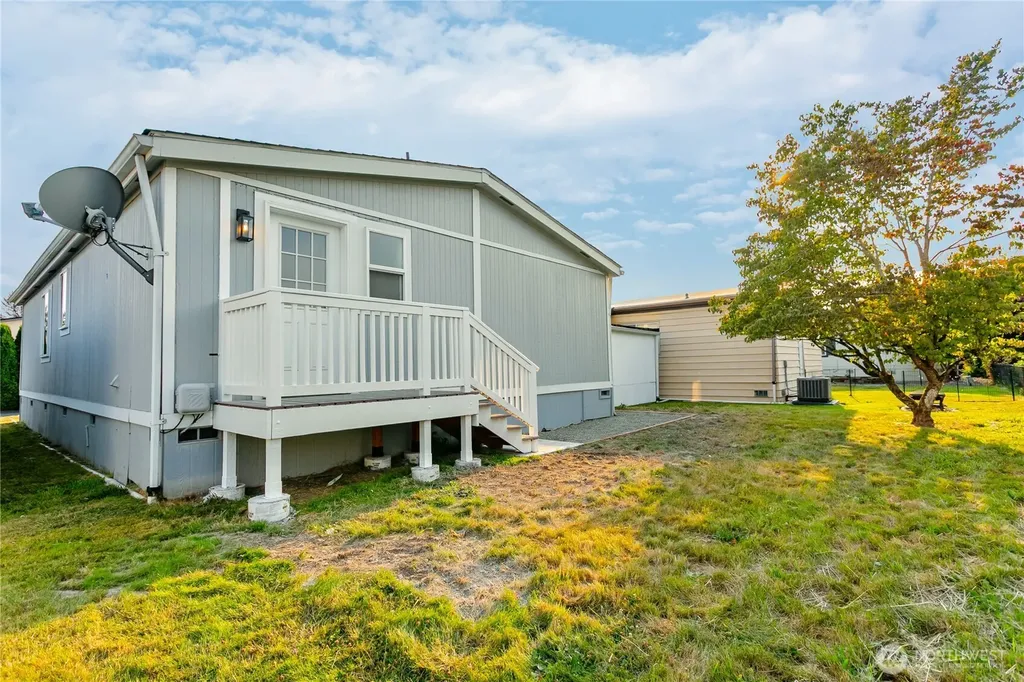 10711 62nd Street E Puyallup WA 98372