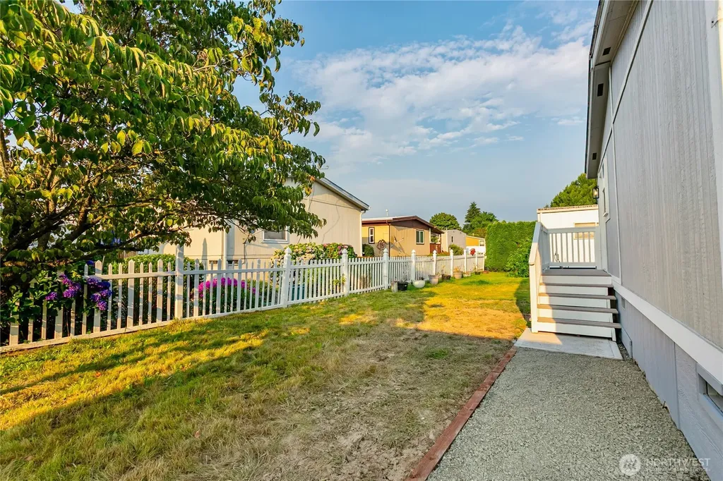 10711 62nd Street E Puyallup WA 98372