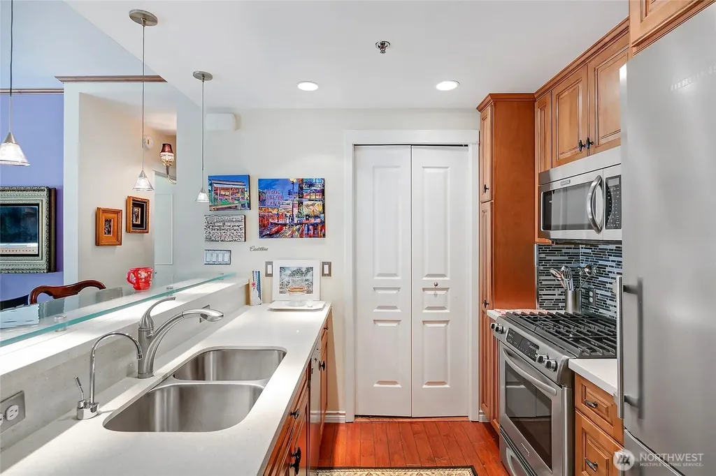 2801 1st Avenue Seattle WA 98121