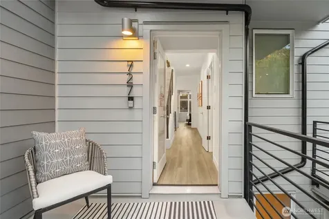 727 Belmont Avenue E Seattle WA 98102