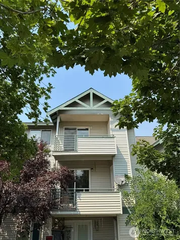 667 4th Street NE East Wenatchee WA 98802