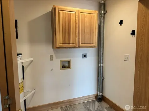 667 4th Street NE East Wenatchee WA 98802