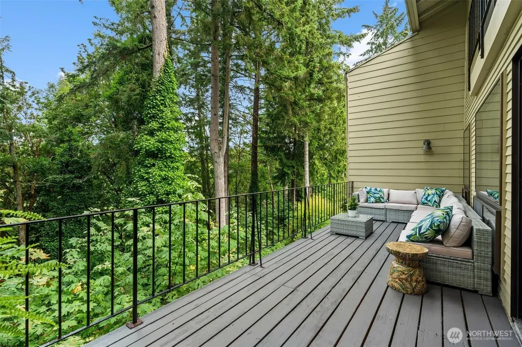 7811 Zircon Drive SW Lakewood WA 98498