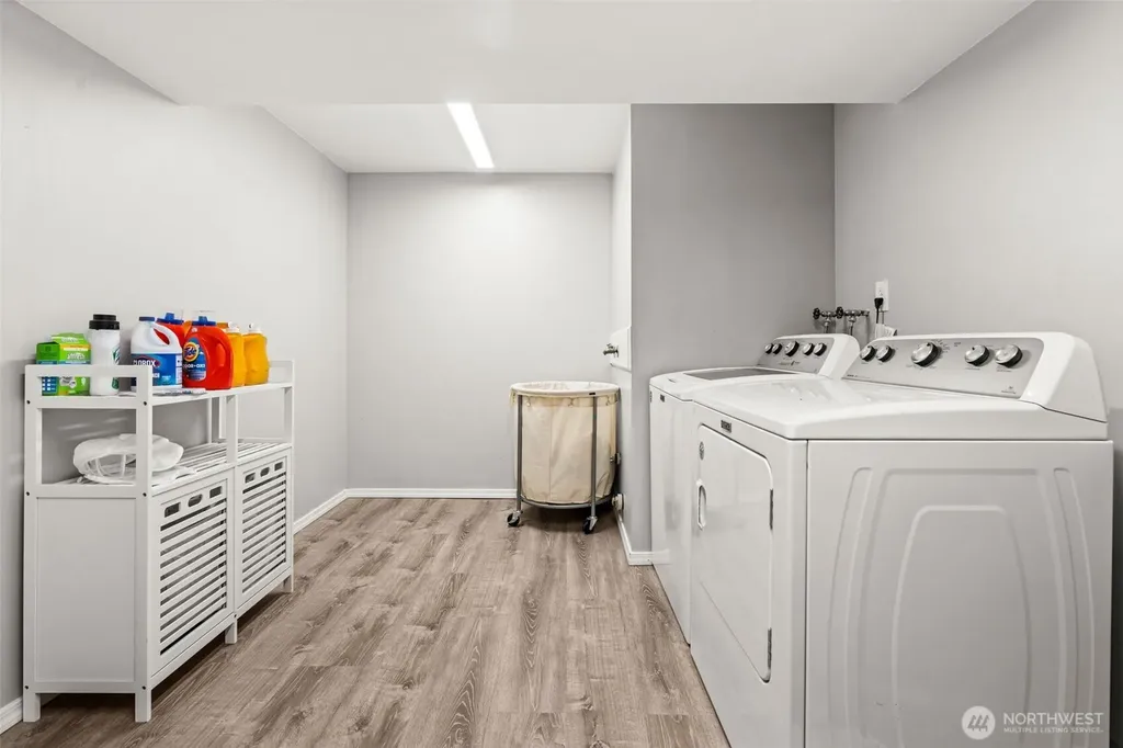 7811 Zircon Drive SW Lakewood WA 98498
