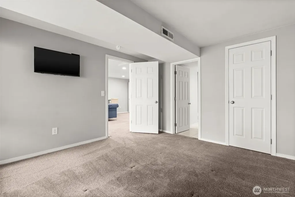 7811 Zircon Drive SW Lakewood WA 98498
