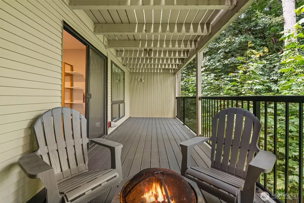7811 Zircon Drive SW Lakewood WA 98498