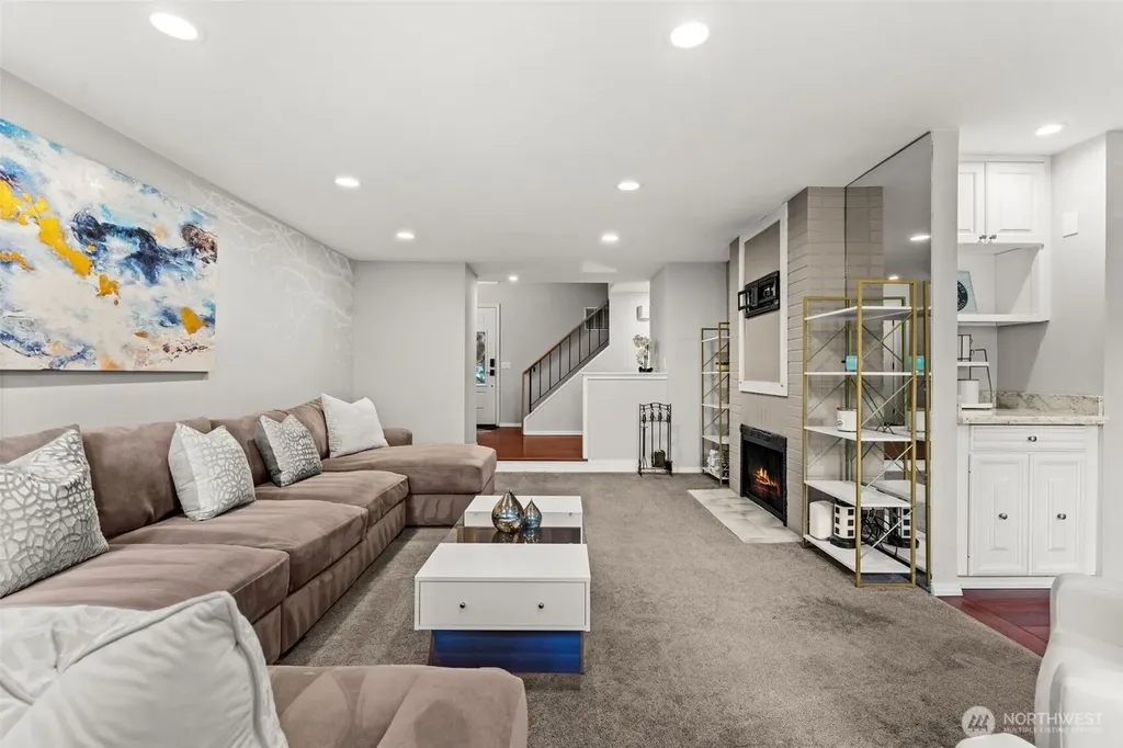7811 Zircon Drive SW Lakewood WA 98498