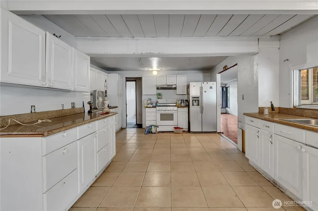8522 29th Street W University Place WA 98466
