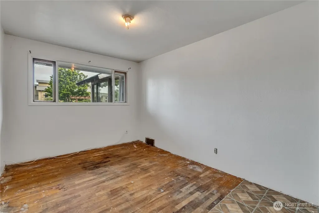 8522 29th Street W University Place WA 98466