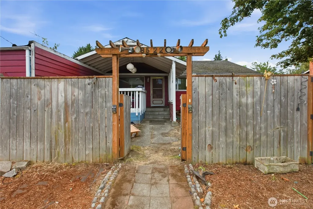 8522 29th Street W University Place WA 98466