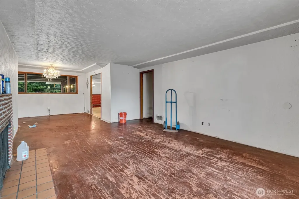 8522 29th Street W University Place WA 98466