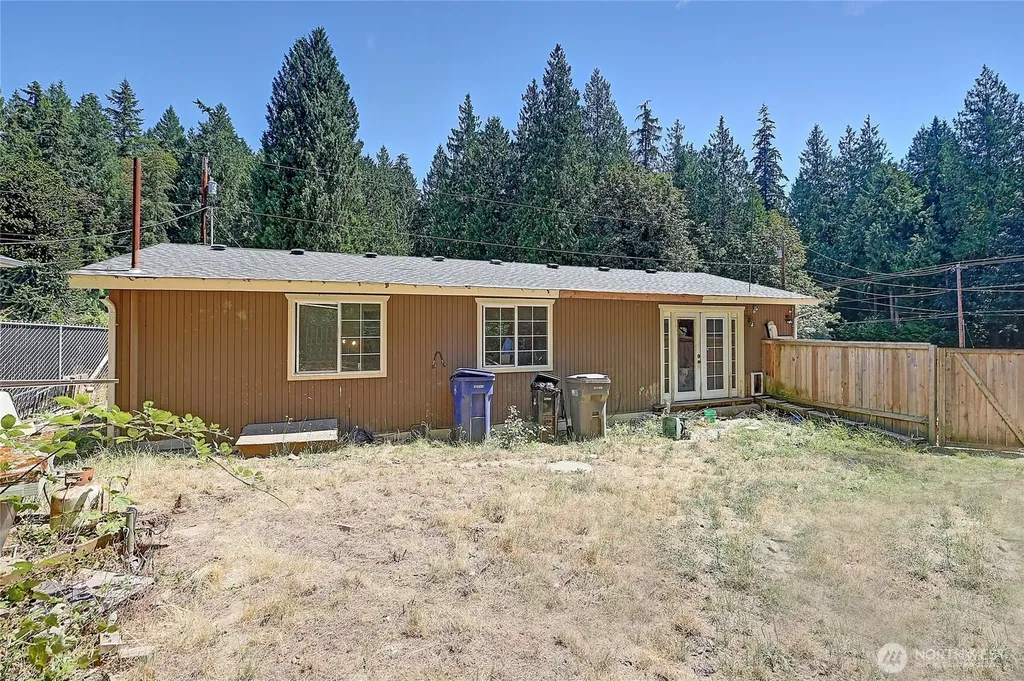 2784 El Camano Street Camano Island WA 98282