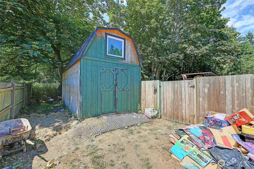 2784 El Camano Street Camano Island WA 98282