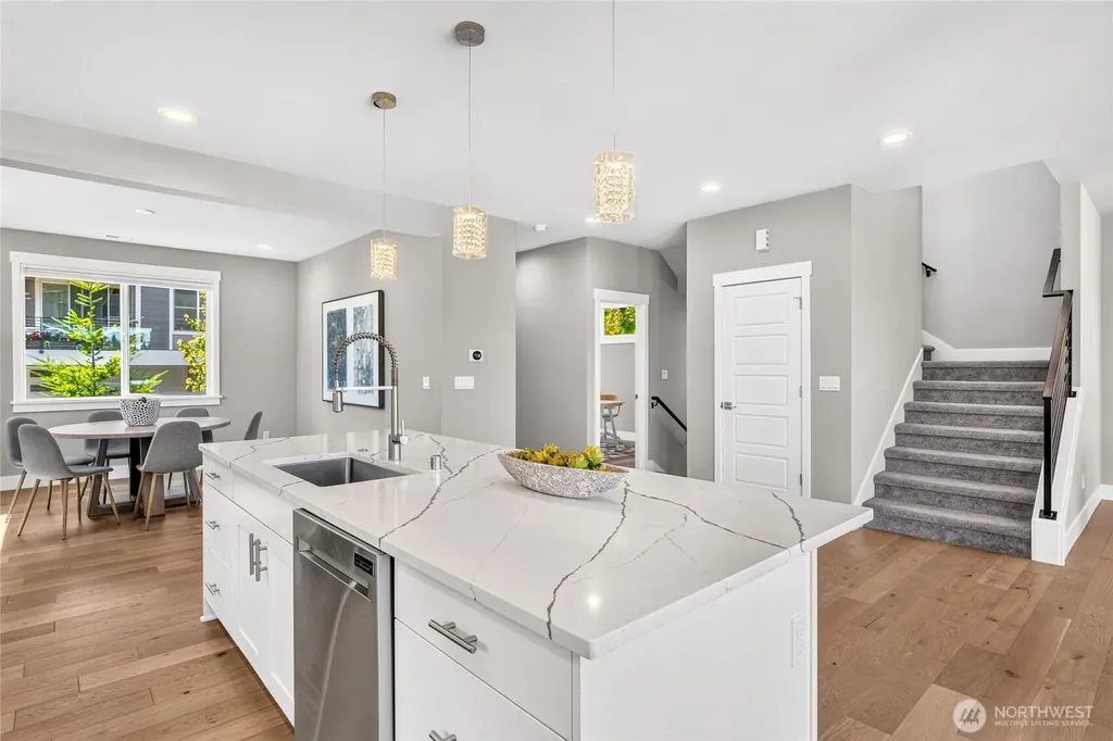 17051 8th Avenue NE Shoreline WA 98155