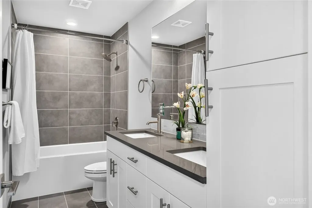 17051 8th Avenue NE Shoreline WA 98155