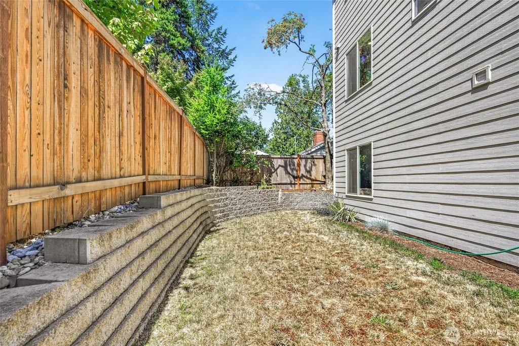 17051 8th Avenue NE Shoreline WA 98155