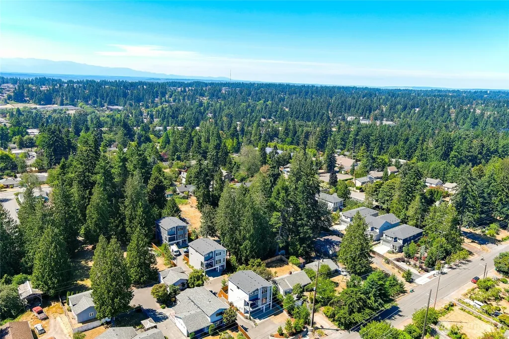17051 8th Avenue NE Shoreline WA 98155