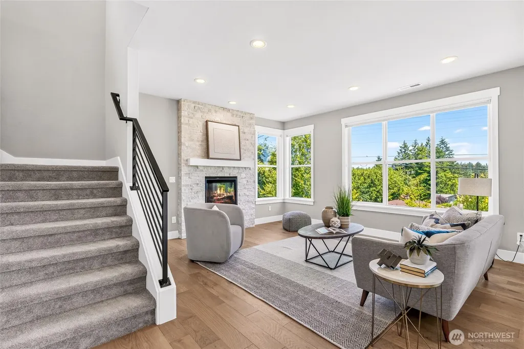 17051 8th Avenue NE Shoreline WA 98155