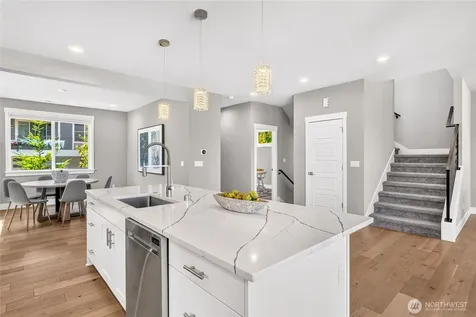 17051 8th Avenue NE Shoreline WA 98155