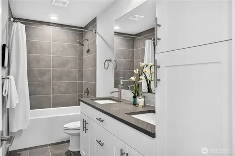 17051 8th Avenue NE Shoreline WA 98155
