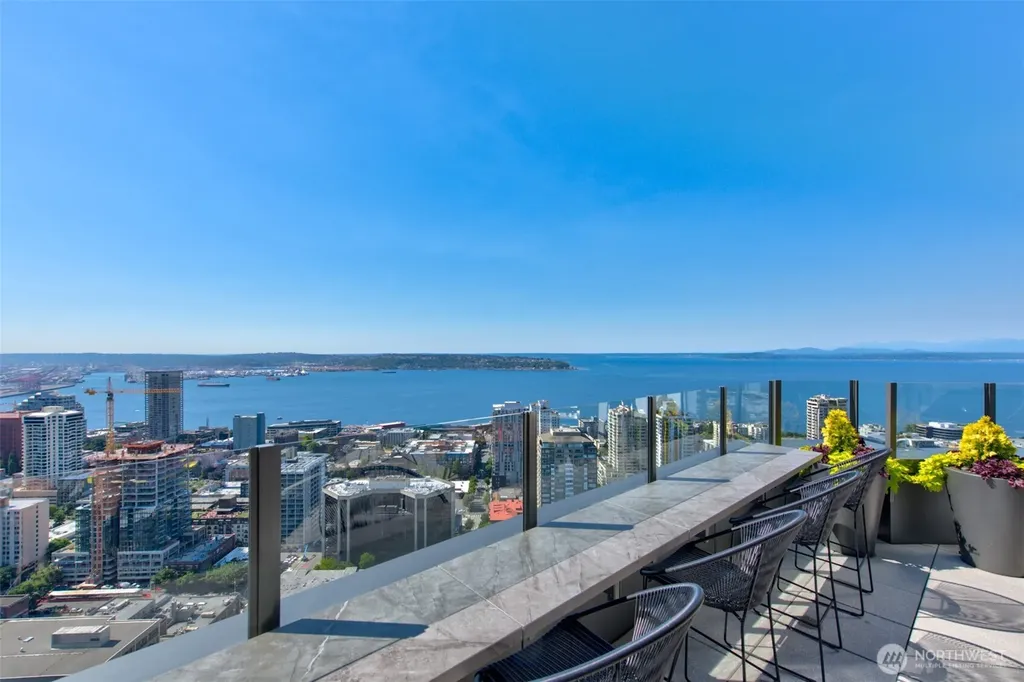 2510 6th Avenue Seattle WA 98121