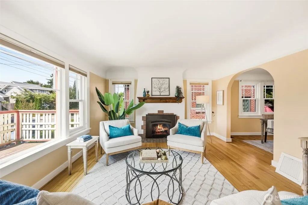 2316 41st Avenue SW Seattle WA 98116
