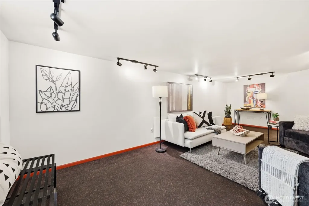 2316 41st Avenue SW Seattle WA 98116